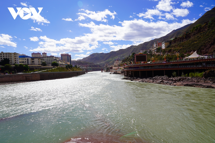 Trung Quốc chia sẻ dữ liệu nước sông Mekong với các nước khu vực hạ nguồn - 1