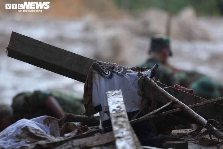 Ảnh: Ám ảnh những đồ vật còn sót lại sau vụ sạt lở kinh hoàng ở Trà Leng - 8