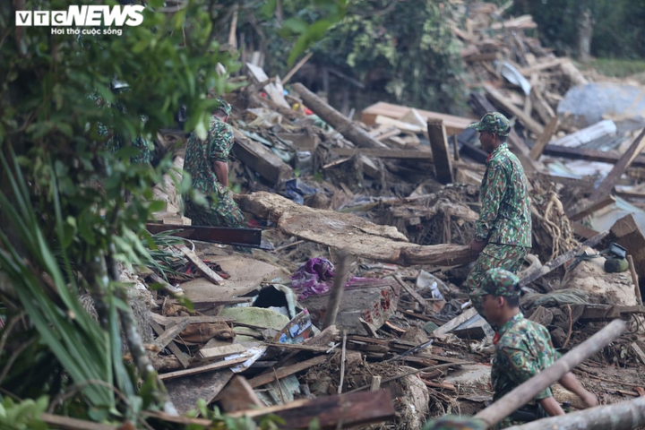 Ảnh: Ám ảnh những đồ vật còn sót lại sau vụ sạt lở kinh hoàng ở Trà Leng - 3