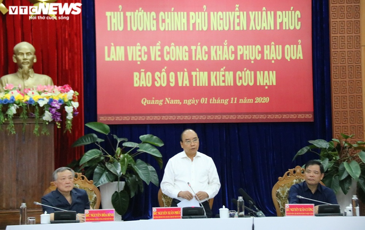 Bộ trưởng Nguyễn Xuân Cường: Kiến nghị hỗ trợ 2.500 tấn gạo cho dân sau bão số 9 - 1