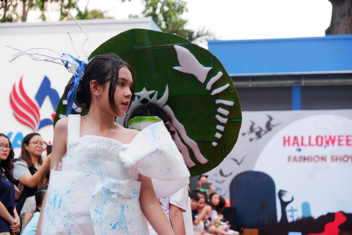 Ảnh: Học sinh khoe khả năng sáng tạo trong lễ hội Halloween - 1