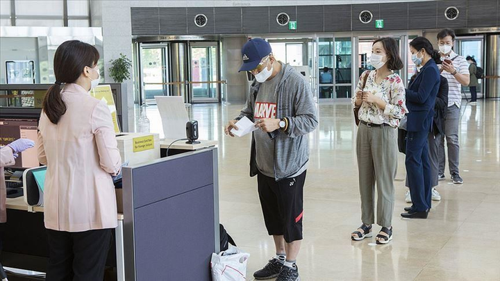 Ác mộng COVID-19 trở lại, nhiều nước đồng loạt phong tỏa - 6