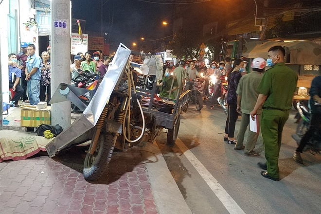 Người đàn ông bị xe ba gác tông chết thương tâm - 1