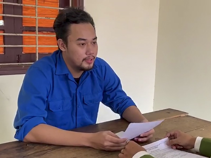 Bắt cóc người yêu cũ về nhốt trong nhà nghỉ rồi đánh đập dã man - 1