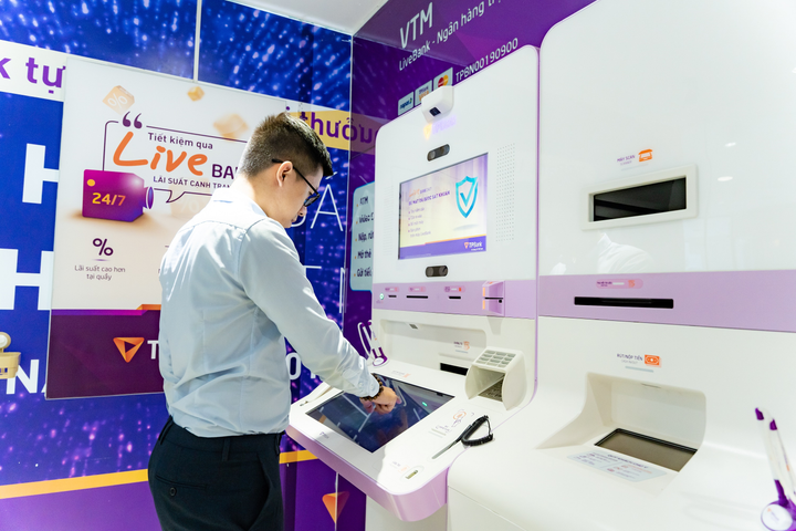 Nhà băng nào đang quyết liệt nhất trong cuộc đua số hóa? - 1