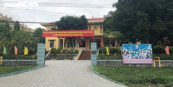 Ký khống giấy tờ đất để trục lợi, nguyên chủ tịch phường ở Huế bị khởi tố - 1