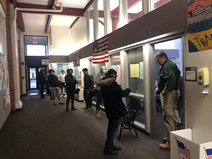 Không khí bầu cử sáng Ngày Bầu cử ở nước Mỹ - 2