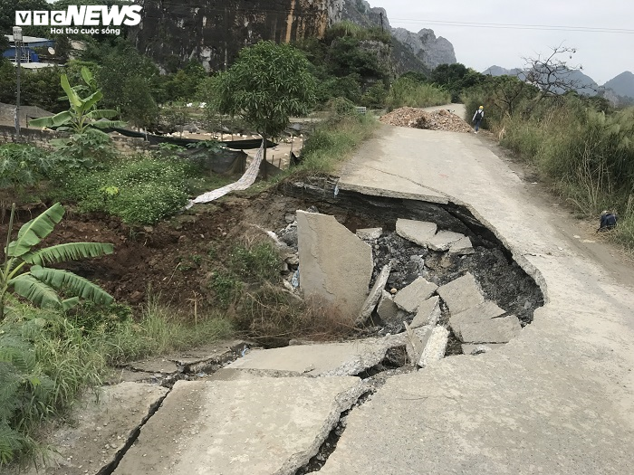Vì sao 'hố tử thần' xuất hiện gần 10 ngày ở Hải Phòng chưa được xử lý? - 1