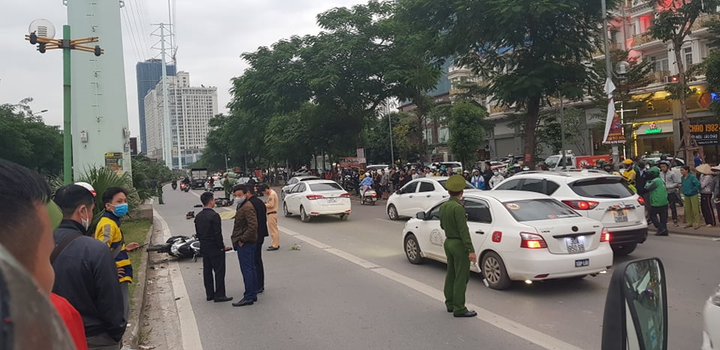 Hai xe máy tông nhau, tài xế mặc áo xe ôm công nghệ chết tại chỗ - 1