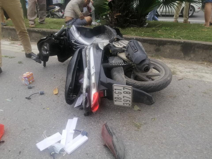 Hai xe máy tông nhau, tài xế mặc áo xe ôm công nghệ chết tại chỗ - 2