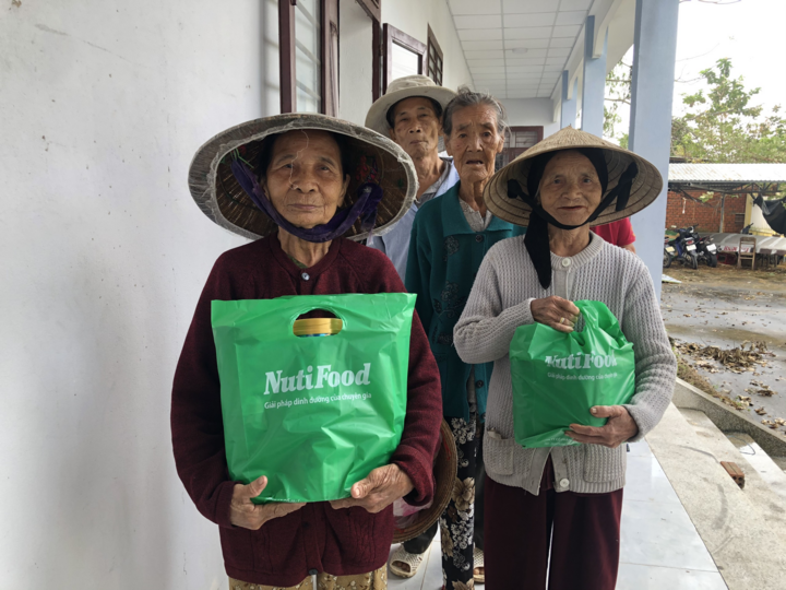 Nutimilk tiếp sức đồng bào miền Trung - 2