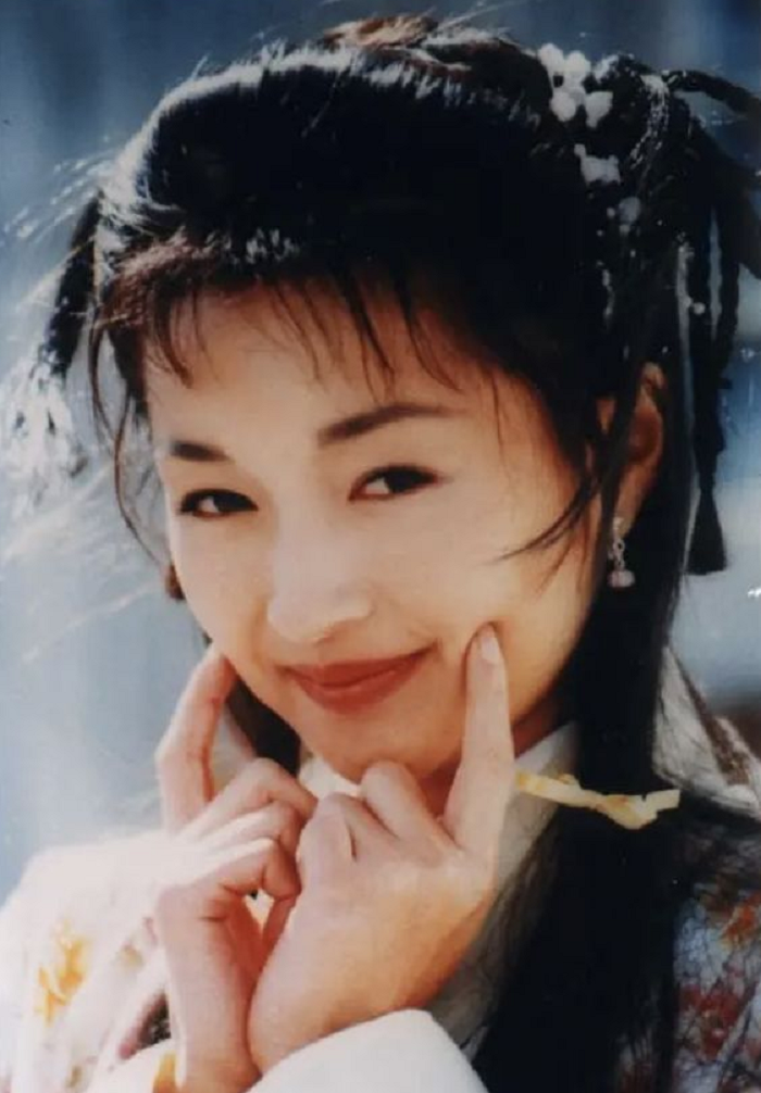 Mỹ nhân 'Thần điêu đại hiệp' chật vật kiếm tiền ở tuổi 50 - 1