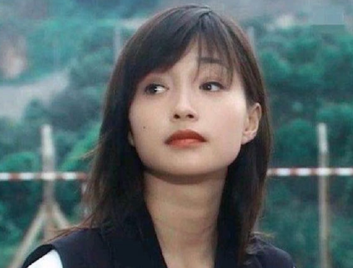 Mỹ nhân 'Thần điêu đại hiệp' chật vật kiếm tiền ở tuổi 50 - 5