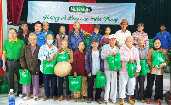 Nutimilk tiếp sức đồng bào miền Trung - 1