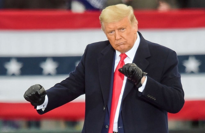 Tổng thống Trump ra tuyên bố vào giờ khắc cuối cùng Ngày Bầu cử - 1