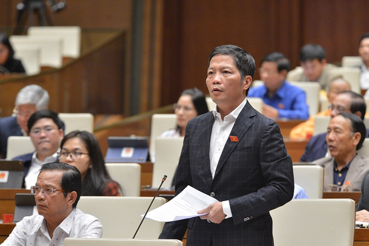 Đại biểu Lê Thanh Vân: Không nên vì lũ lụt mà đổ hết lỗi cho thủy điện - 2