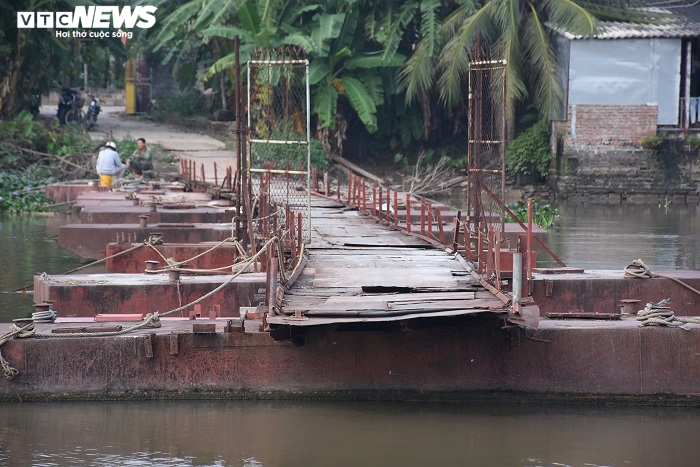 Cầu phao xuống cấp trầm trọng, người dân Hải Dương vẫn phải liều mình đi qua - 4