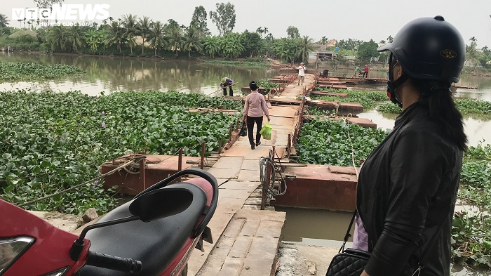 Cầu phao xuống cấp trầm trọng, người dân Hải Dương vẫn phải liều mình đi qua - 5