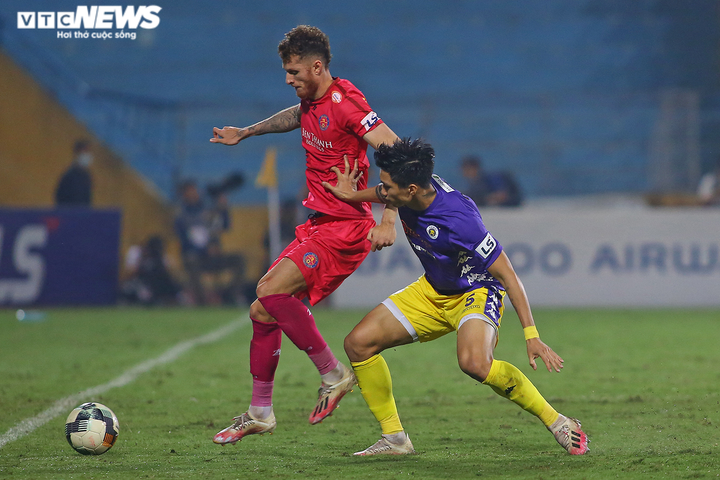 Gần 1 năm không đá bóng, Văn Hậu đụng ngay cặp tiền đạo hay nhất V-League - 6