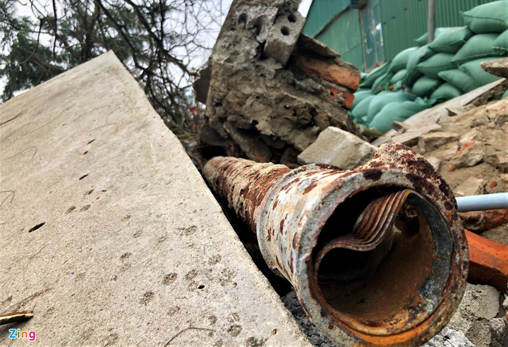 Kè biển Cửa Lò vỡ nát, gãy sụp sau bão số 9 - 11