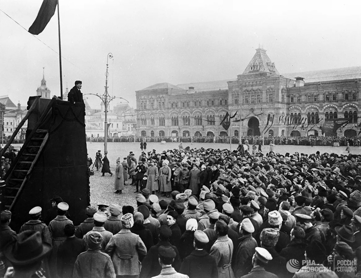 Ảnh hiếm về lễ kỷ niệm đầu tiên sau Cách mạng Tháng Mười thắng lợi - 6