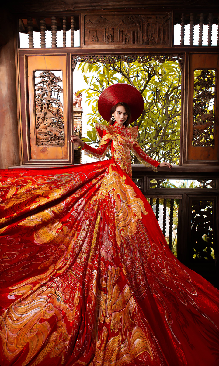 Hoa khôi Khánh My đội mấn nặng 4 kg khi chụp ảnh với áo dài - 1