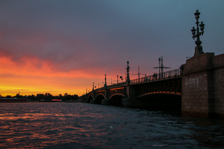 Sự thật ít ai biết về bài thơ tình Nga làm thổn thức hàng triệu người Việt - 1