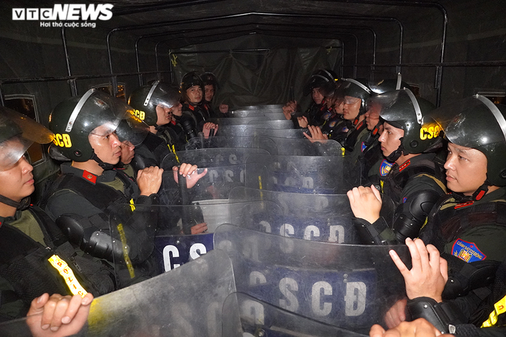 Hàng nghìn chiến sĩ cảnh sát cơ động diễn tập bảo vệ hội nghị cấp cao ASEAN - 8