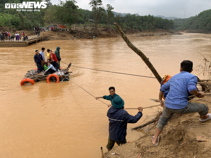 Báo VTC News trao quà của độc giả ủng hộ đồng bào miền Trung ruột thịt - 6