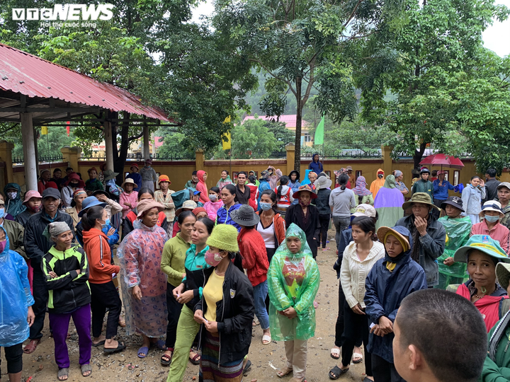 Báo VTC News trao quà của độc giả ủng hộ đồng bào miền Trung ruột thịt - 7