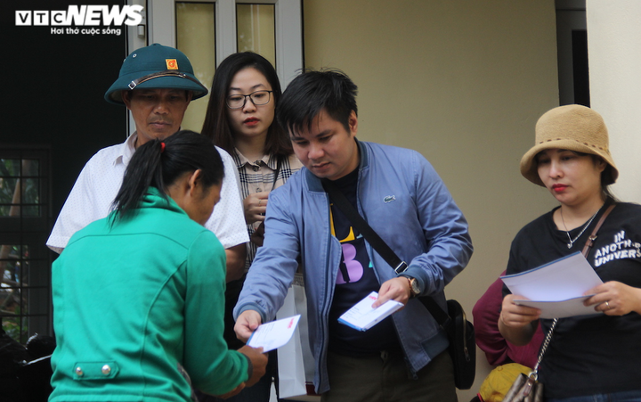 Báo VTC News trao quà của độc giả ủng hộ đồng bào miền Trung ruột thịt - 8