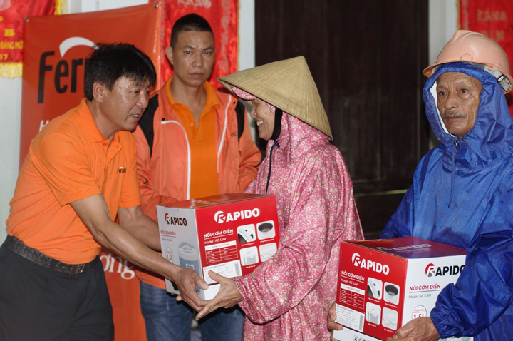 Ferroli đồng hành với VOV trao 500 suất quà cho người dân Quảng Bình - 3