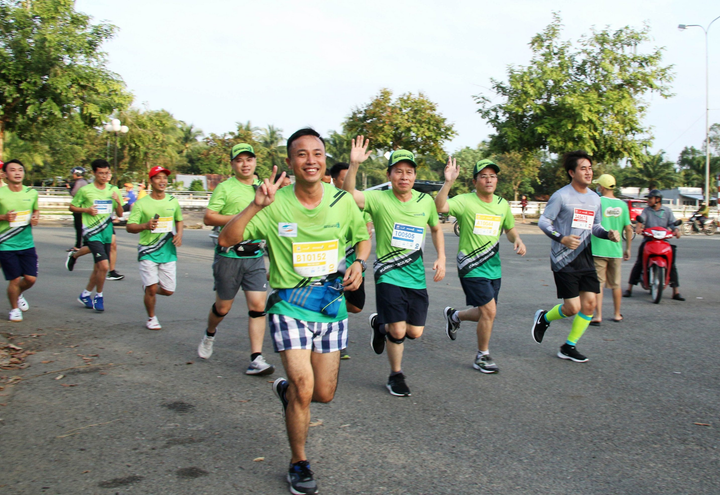 Bí thư Hậu Giang cùng 7.200 vận động viên chạy marathon ‘chống biến đổi khí hậu’ - 3