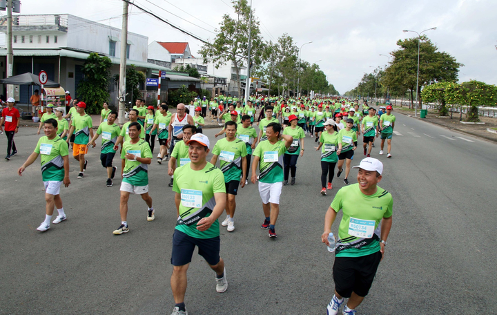 Bí thư Hậu Giang cùng 7.200 vận động viên chạy marathon ‘chống biến đổi khí hậu’ - 4