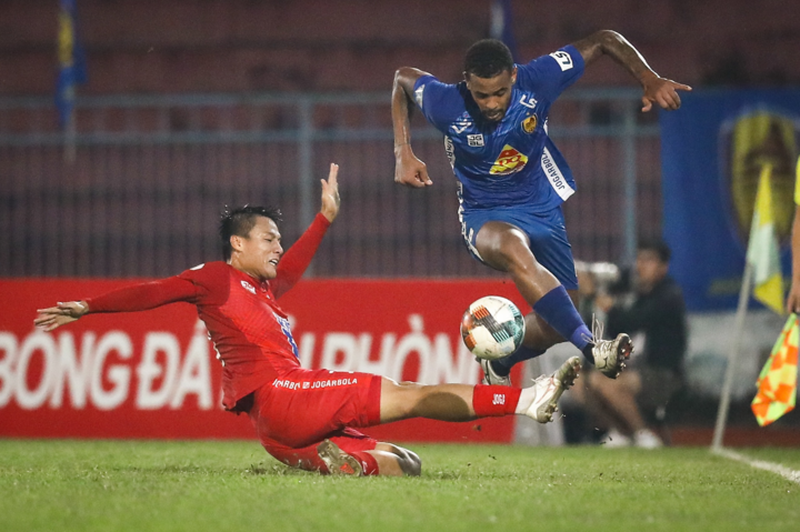 Sức hút V-League 2020 từ những điều kỳ lạ - 2