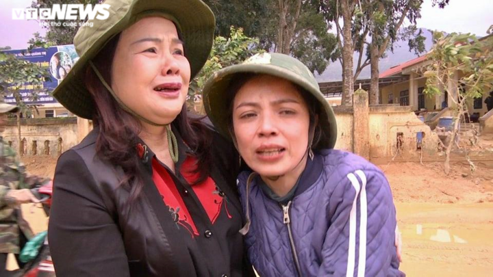 Nữ giám đốc Sở GD&ĐT bật khóc nhìn cảnh trường tan hoang sau trận đại hồng thuỷ - 2