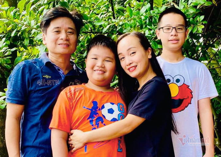 'Thị Màu' Thu Huyền: 'Tôi và anh Tấn Minh cứ vợ bực thì chồng nguôi' - 2