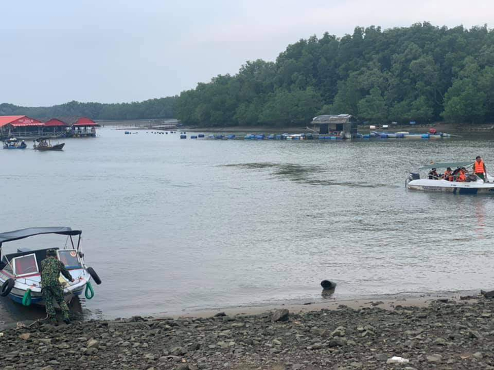 Thi thể người đàn ông nổi trên sông ở Đồng Nai, nghi bị sát hại - 1