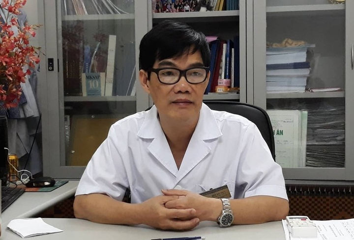 Kiêng tắm khi trẻ ốm, cha mẹ đang làm hại con? - 1