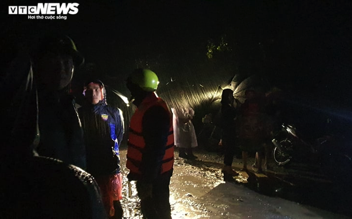 Mưa lớn kéo dài, Đắk Lắk khẩn cấp di dời dân tại khu vực hồ thủy lợi - 1