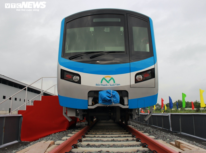 Dầm cầu cạn rơi khỏi đá kê gối tuyến Metro số 1 ở TP.HCM: Tin mới nhất - 1