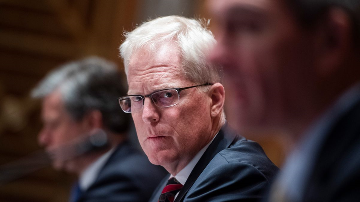 Quyền Bộ trưởng Quốc phòng Mỹ vừa được ông Trump bổ nhiệm là ai? - 2