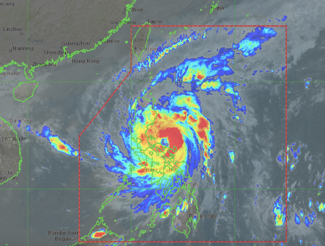 Bão Vamco đổ bộ, 400.000 dân Philippines phải sơ tán - 1