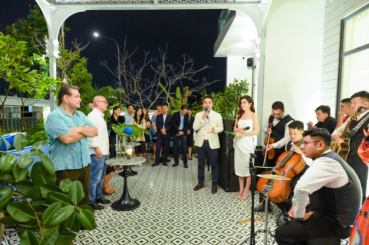 Giới mộ điệu choáng ngợp trong không gian CDC Furniture outlet - 3