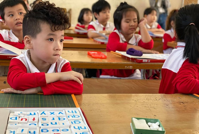 Đề xuất Bộ GD&ĐT cử thêm người giám sát thẩm định sách giáo khoa lớp 2, lớp 6 - 1