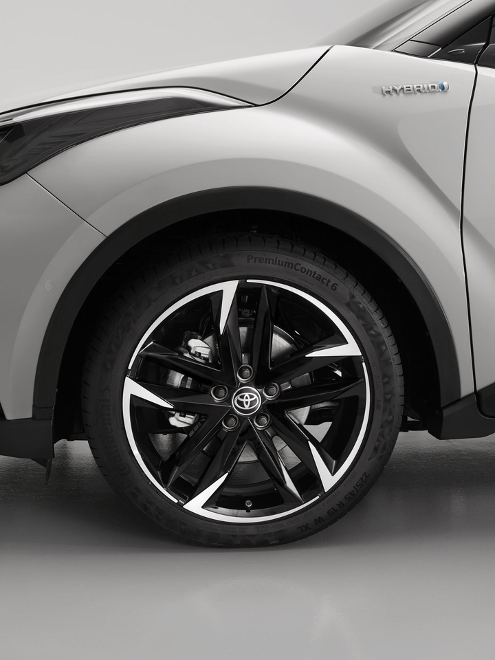 Toyota CH-R GR Sport lộ diện với thiết kế đậm chất thể thao - 3