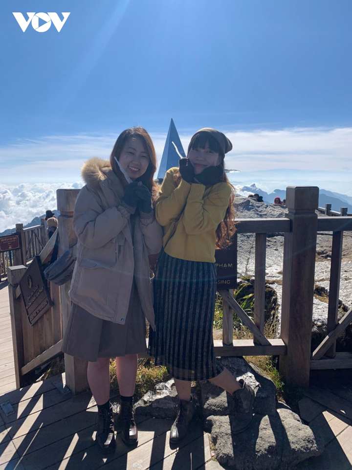 Vừa vào đông, đỉnh Fansipan đã xuất hiện băng giá - 3