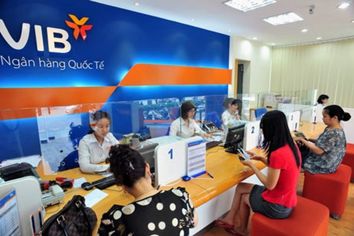 Cổ phiếu VIB lên sàn, vợ sếp lớn gom mua - 1