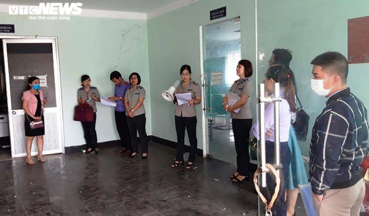 Cưỡng chế toàn bộ tài sản doanh nghiệp chây ỳ nợ lương, BHXH gần 14 tỷ đồng - 1