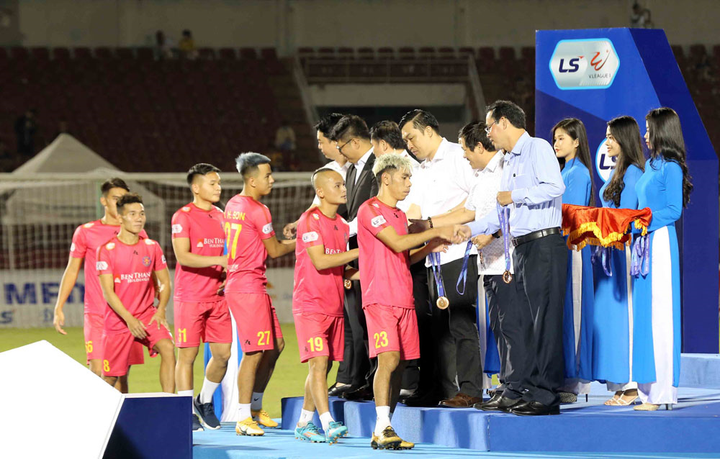 Sài Gòn FC thanh lý 16 cầu thủ: Tan tác hơn cả xuống hạng - 1